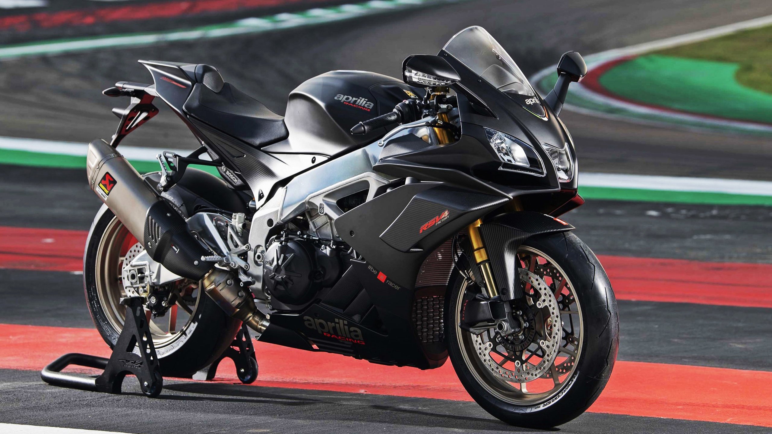 加纳少年破长空，当非洲鼓点碾碎安菲尔德神话