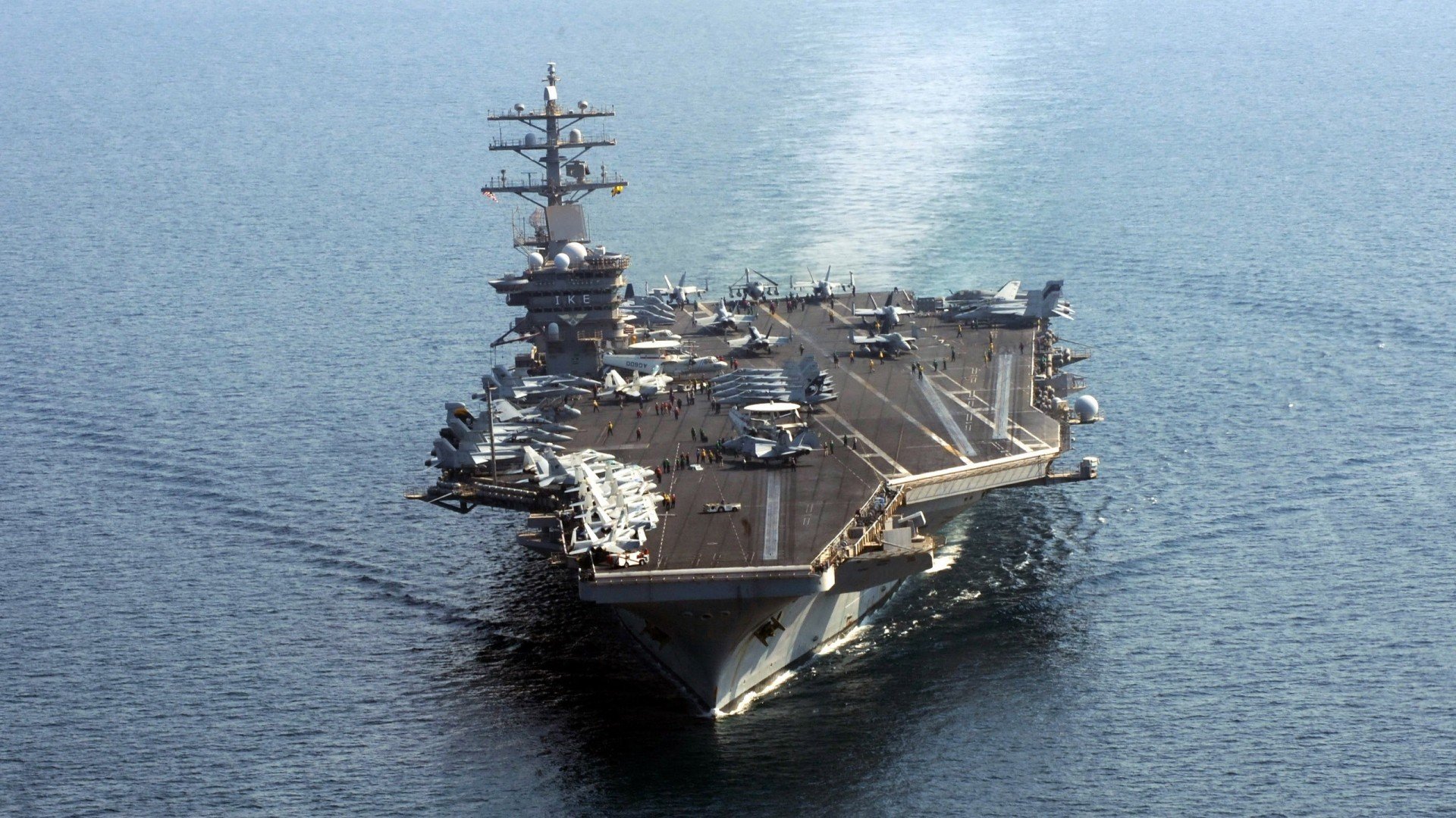 时速300公里的心跳与绿茵场上的棋局，当F1争冠风暴遇上皇马的苏格兰式沉稳