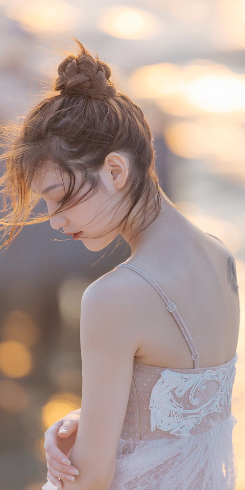 奥斯梅恩爆发引领风骚,冰岛巅峰对决胜出挪威