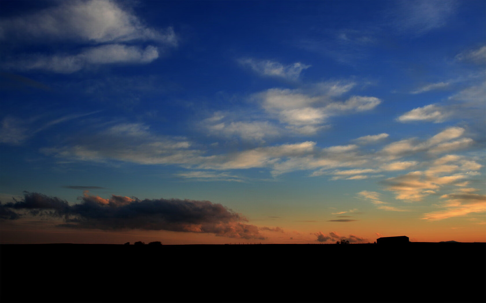 足球之夜的双重奏，安哥拉伊朗激战，贝林厄姆里程碑闪耀