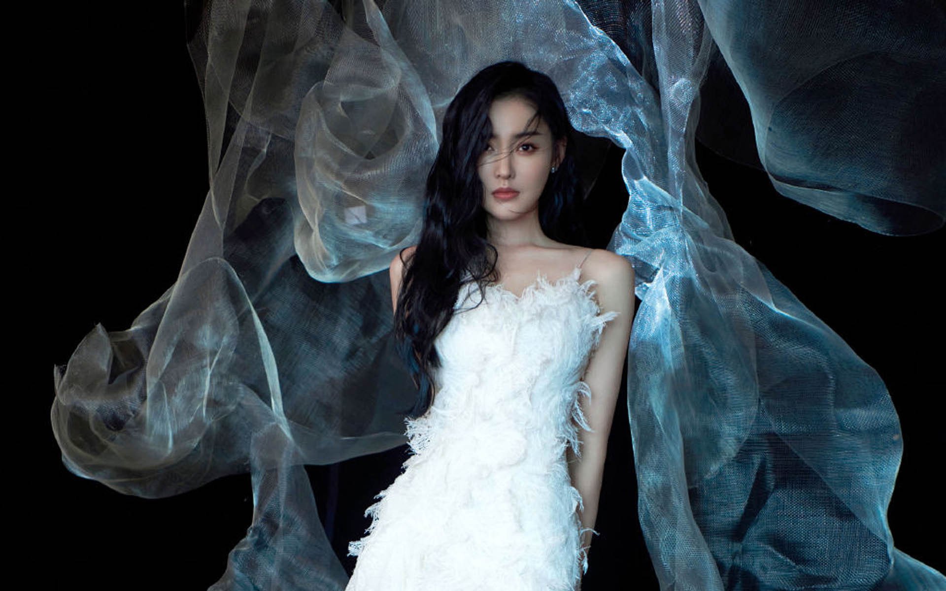 碧波黄蜂惊涛裂岸，丹佛约基奇月华倾天，篮球世界的两极华章