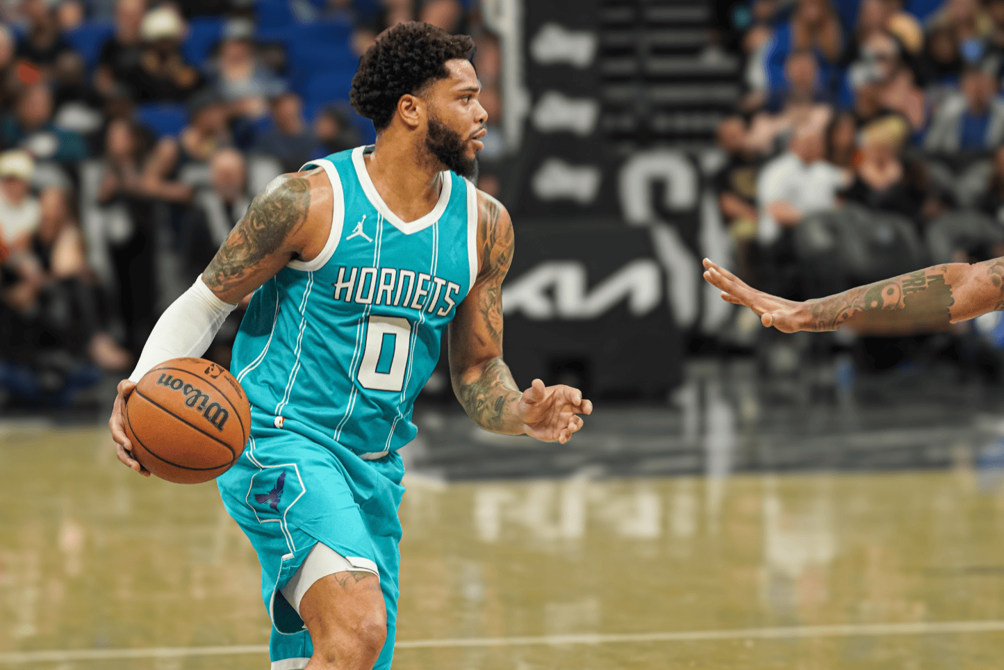 黄蜂对阵热火，哈利伯顿关键回合不手软